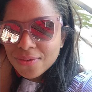 Meet your Posher, Claire